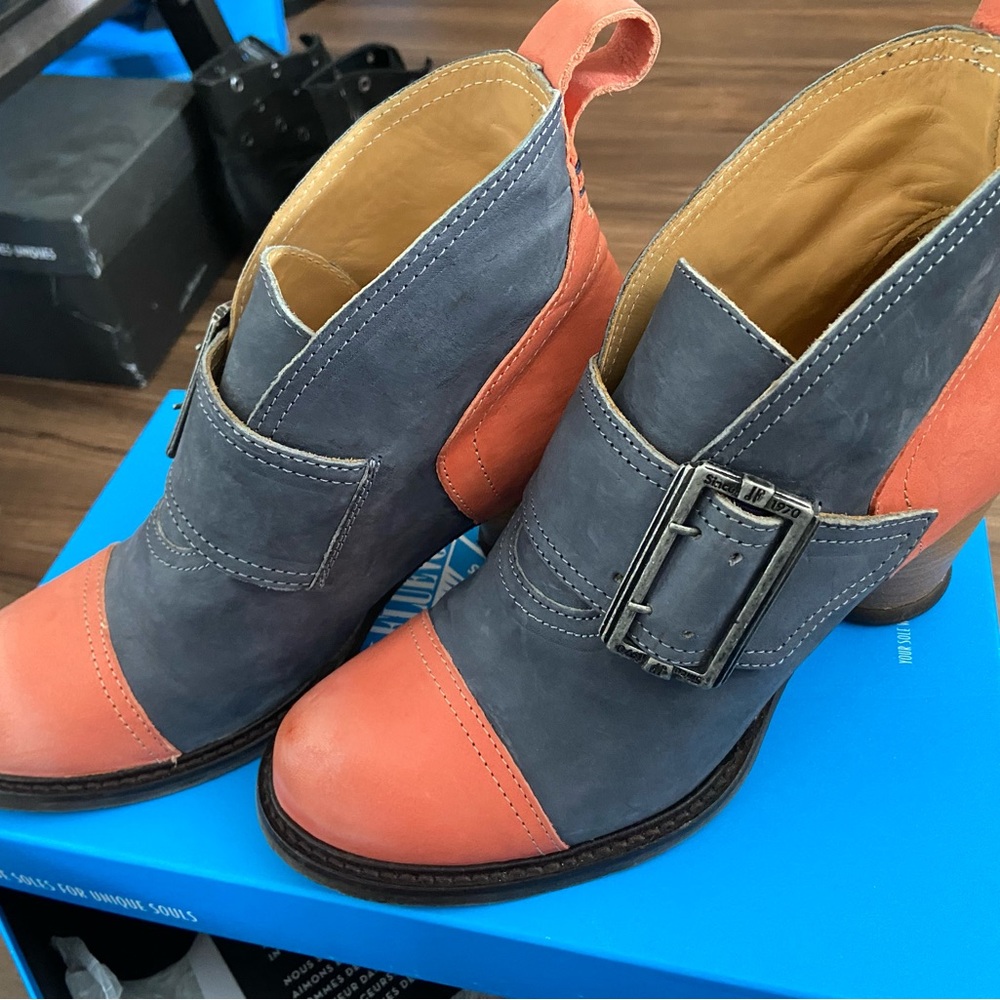 John Fluevog Ankle Boots in Gray and Orange with Stylish Buckle